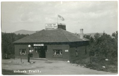Mohawk Trail. (Totem Top Souvenir Shop)