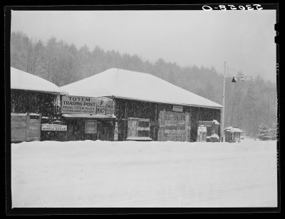 Summer souvenir stand on Mohawk Trail, Massachusetts. FSA Mar 1940