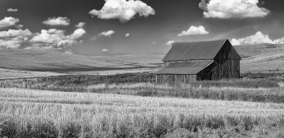 Parvin_road_barn_IR_1.jpg