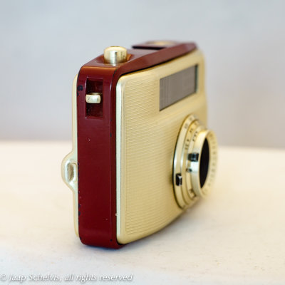 Penti II (1960) Red/Gold