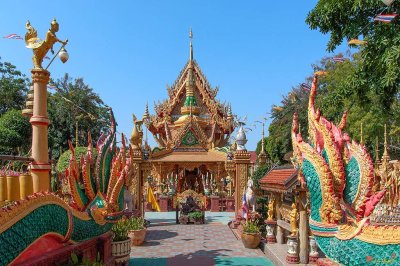 Wat Tai Phrachao Yai Ong Tue Main Entrance Aisle (DTHU0046)