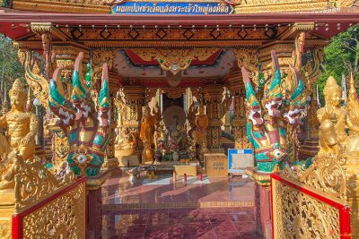 Wat Tai Phrachao Yai Ong Tue Montop Phet Chet Saeng Interior (DTHU0332)