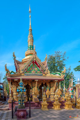 Wat Tai Phrachao Yai Ong Tue Montop Phet Chet Saeng (DTHU0331)