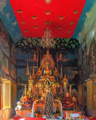 Wat Tai Phra Chao Yai Ong Tue Phra Ubosot Buddha and Monk Images (DTHU0786)