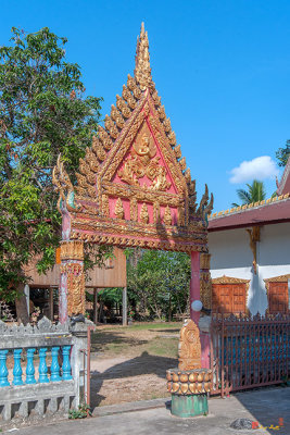 Wat Pha Kaeo Noi Phra Ubosot Wall Gate and Boundary Stones (DTHU0881)