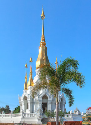 Wat Tham Khuha Sawan Phra Tham Chedi Si Trai Phum (DTHU0080)
