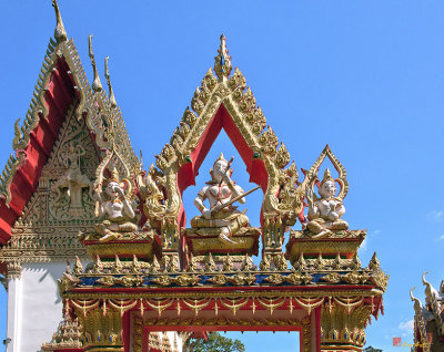 Wat Huai Phai Phra Ubosot West Gate (DTHU0102)