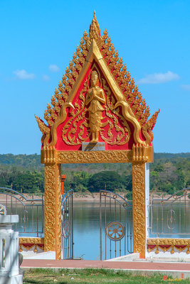Wat Khong Chiam Gate Overlooking Mekong River (DTHU0980)