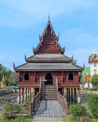 Wat Thung Si Muang Scripture Hall or Library Hor Trai Klang Nam (Tripitaka Hall) (DTHU0022)