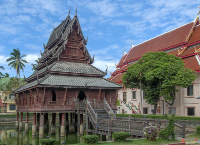 Wat Thung Si Muang Scripture Hall or Library Hor Trai Klang Nam (Tripitaka Hall) (DTHU1108)
