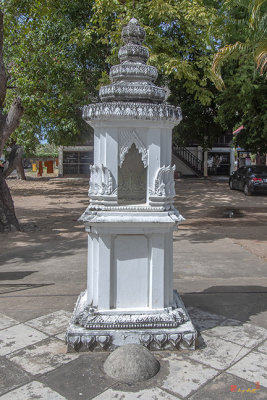 Wat Maneewanaram Phra Ubosot Boundary Stones (DTHU1123)