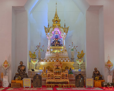 Wat Maneewanaram Phra Kaew Pavilion Buddha and Monk Images (DTHU1129)