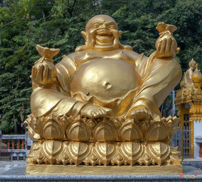 Wat Suthatsanaram Phra Ubosot Wealth Luck Buddha (DTHU0015)