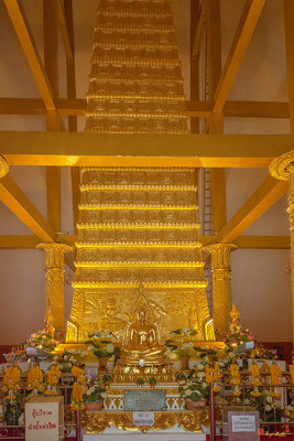 Wat Nong Bua Phra That Chedi Si Maha Pho Buddha Image and Golden Interior Stupa (DTHU0459)
