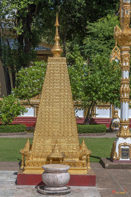 Wat Nong Bua Miniature Model of Phra That Chedi Si Maha Pho (DTHU1262)