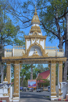 Wat Nong Bua Temple Gate (DTHU1295)
