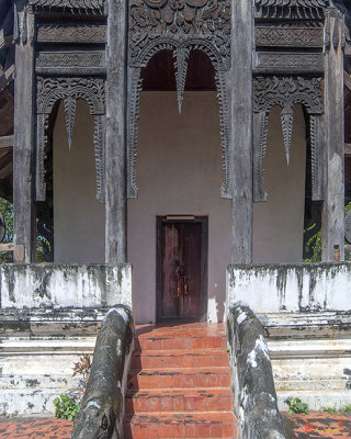 Wat Jaeng Phra Ubosot Entrance (DTHU1304)
