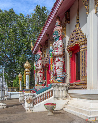 Wat Pathum Malai Phra Ubosot Entrance (DTHU1349)