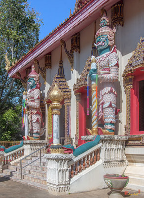 Wat Pathum Malai Phra Ubosot Guardian Giants or Yaksha (DTHU1350)