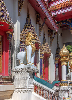 Wat Pathum Malai Phra Ubosot Lion and Naga Guardians (DTHU1357)
