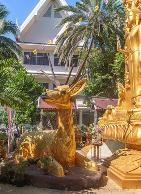 Wat Pathum Malai Phra Buddha Chayanit Chedi Stag (DTHU1373)