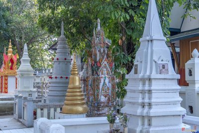 Wat Burapa Memorial Chedi (DTHU0408)