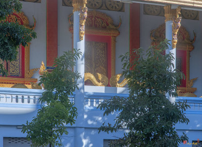 Wat Burapa Phra Wihan Entrance (DTHU1387)