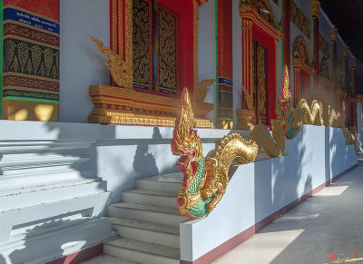 Wat Burapa Phra Wihan Entrance (DTHU1388)