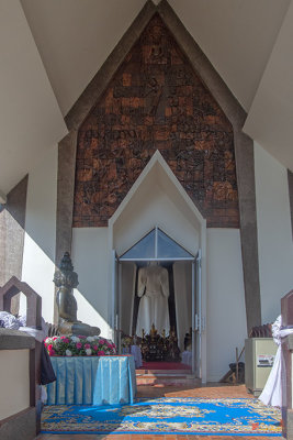 Wat Sala Loi Phra Ubosot Entrance (DTHNR0041)