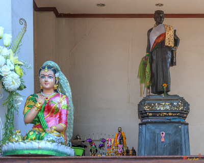 Wat Sala Loi Thao Suranari Monument (DTHNR0050)