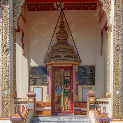 Wat Thung Sawang Phra Ubosot Entrance (DTHNR0063)