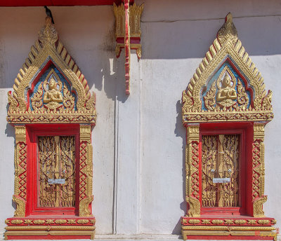 Wat Bun Phra Ubosot Windows (DTHNR0085)