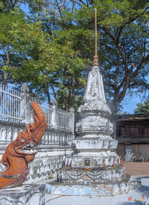 Wat Bun Memorial Chedi (DTHNR0089)