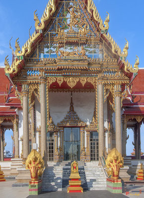 Wat Sakae Phra Ubosot Front Entrance (DTHNR0141)