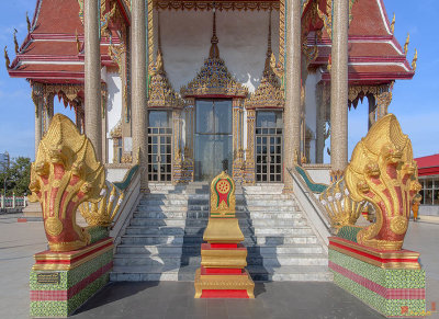 Wat Sakae Phra Ubosot Front Entrance (DTHNR0142)