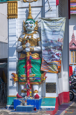 Wat Samo Rai Temple Gate Guardian Giant (DTHNR0229)