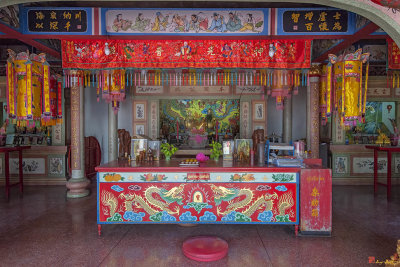 San Jao Wat Chaeng Shrine Center Altar (DTHNR0331)