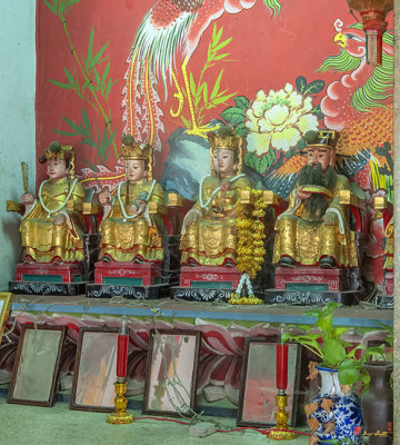 San Jao Wat Chaeng Shrine Altar (DTHNR0335)