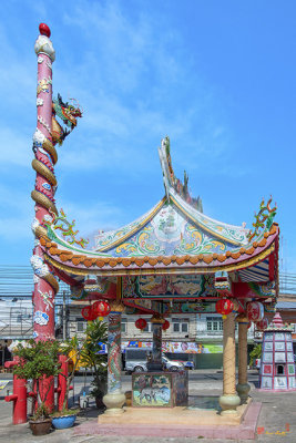 San Jao Wat Chaeng Shrine Small Shrine and Dragon Pillar (DTHNR0336)