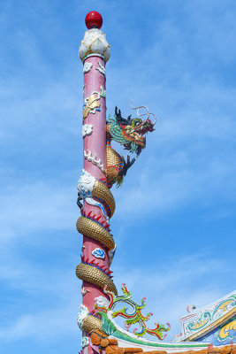 San Jao Wat Chaeng Shrine  Dragon Pillar (DTHNR0341)