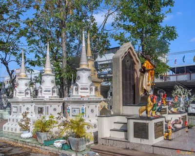 Wat Sa Kaeo Memorial Chedi and Sīvali Image Shrine (DTHNR0400)