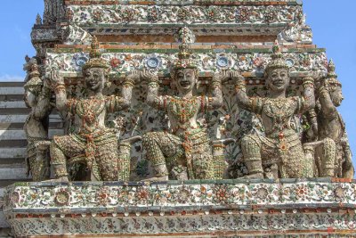 Wat Arun Supporting Demons on East Chapel (DTHB0205)