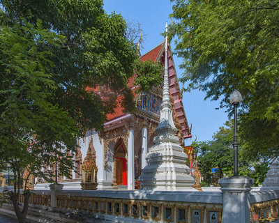 Wat Nak Klang Phra Ubosot and Chedi (DTHB2138)