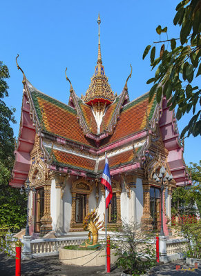 Wat Nak Klang Wihan of Divine Nirvana (DTHB2143)