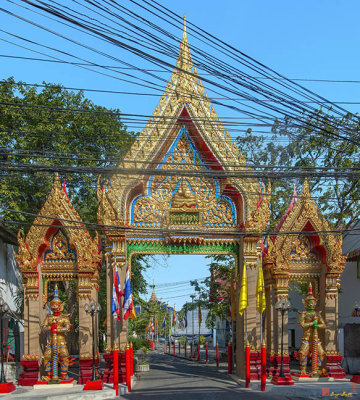 Wat Nak Klang Temple Gate (DTHB2163)