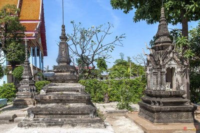 Wat Tha It Memorial Chedi (DTHNB0077)