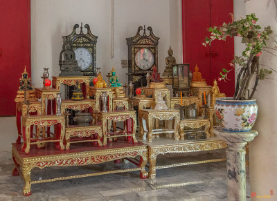 Wat Maruk Khanakhon Phra Ubosot Buddha Images and Clocks (DTHNP0034)