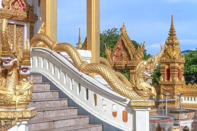 Wat Klang Phra Ubosot Naga Guardians (DTHNP0107)