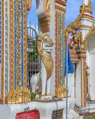 Wat Phra In Plaeng Temple Gate Lion Guardian (DTHNP0213)