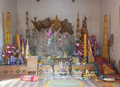 Wat Si Khotrabun Phra Ubosot Buddha Images (DTHNP0245)